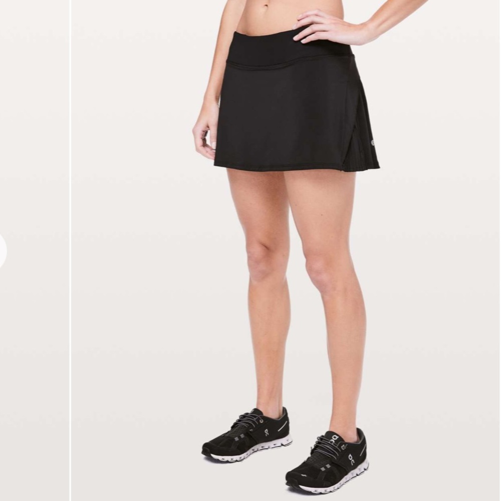 LULULEMON Play Off the Pleats Black Skirt Size 4